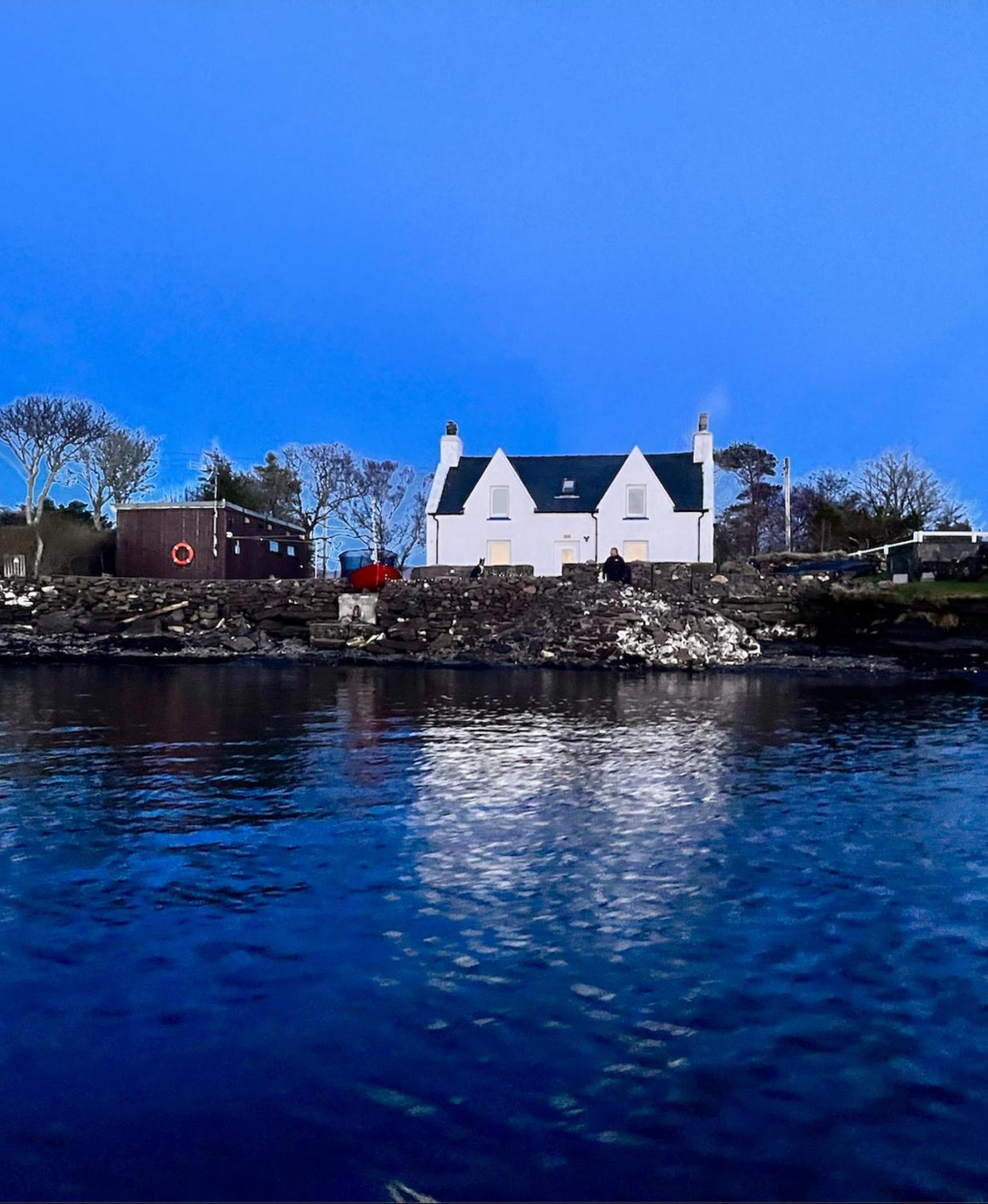 Carnmhor, Isle Of Skye - Stunning 242 Year Old Cottage On Its Own Sea Shore! Breakish Exterior foto