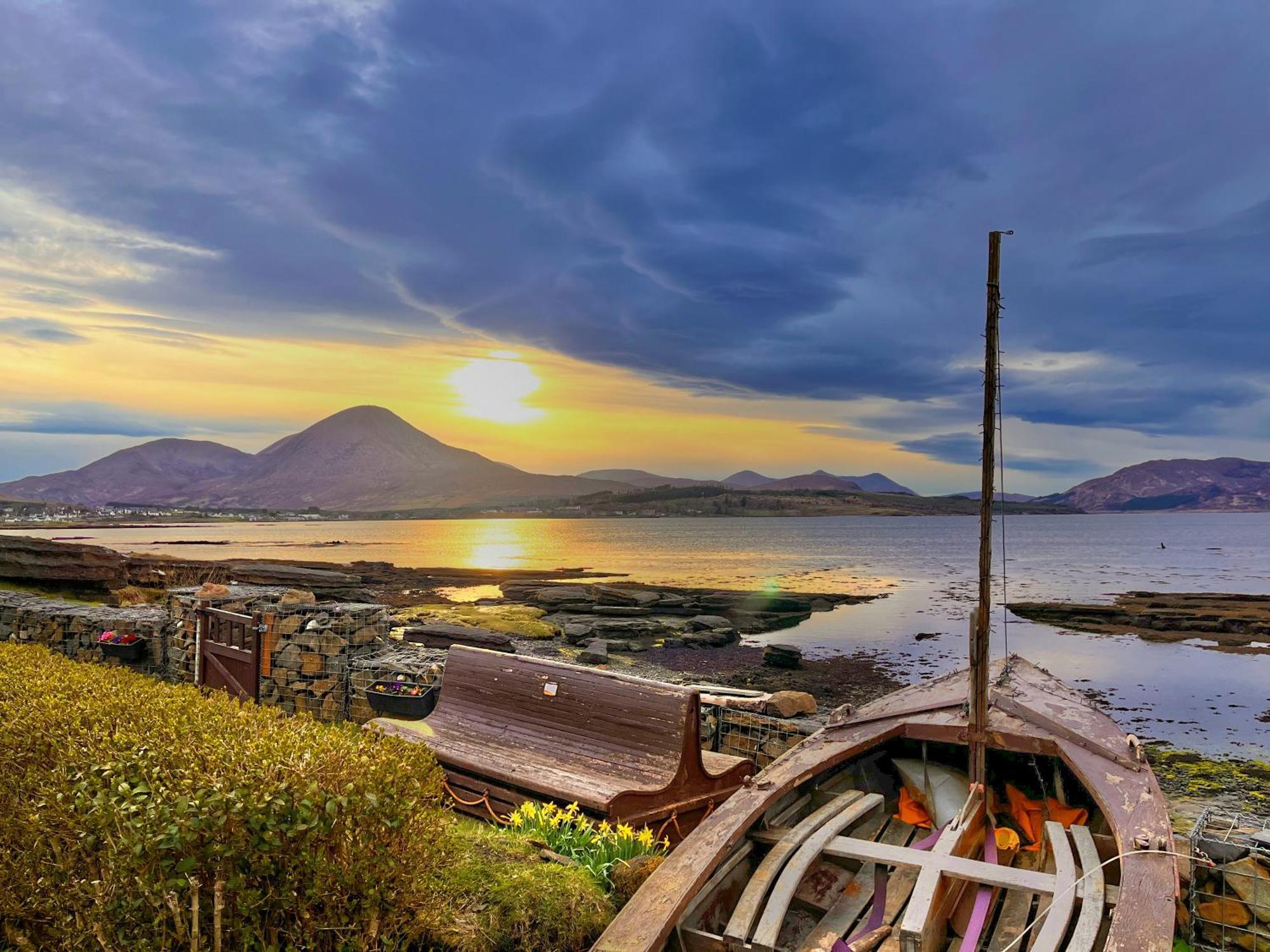 Carnmhor, Isle Of Skye - Stunning 242 Year Old Cottage On Its Own Sea Shore! Breakish Exterior foto