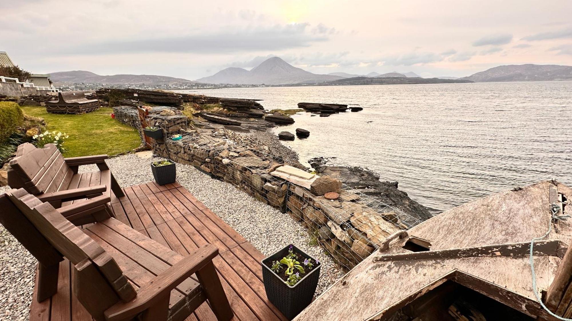 Carnmhor, Isle Of Skye - Stunning 242 Year Old Cottage On Its Own Sea Shore! Breakish Exterior foto